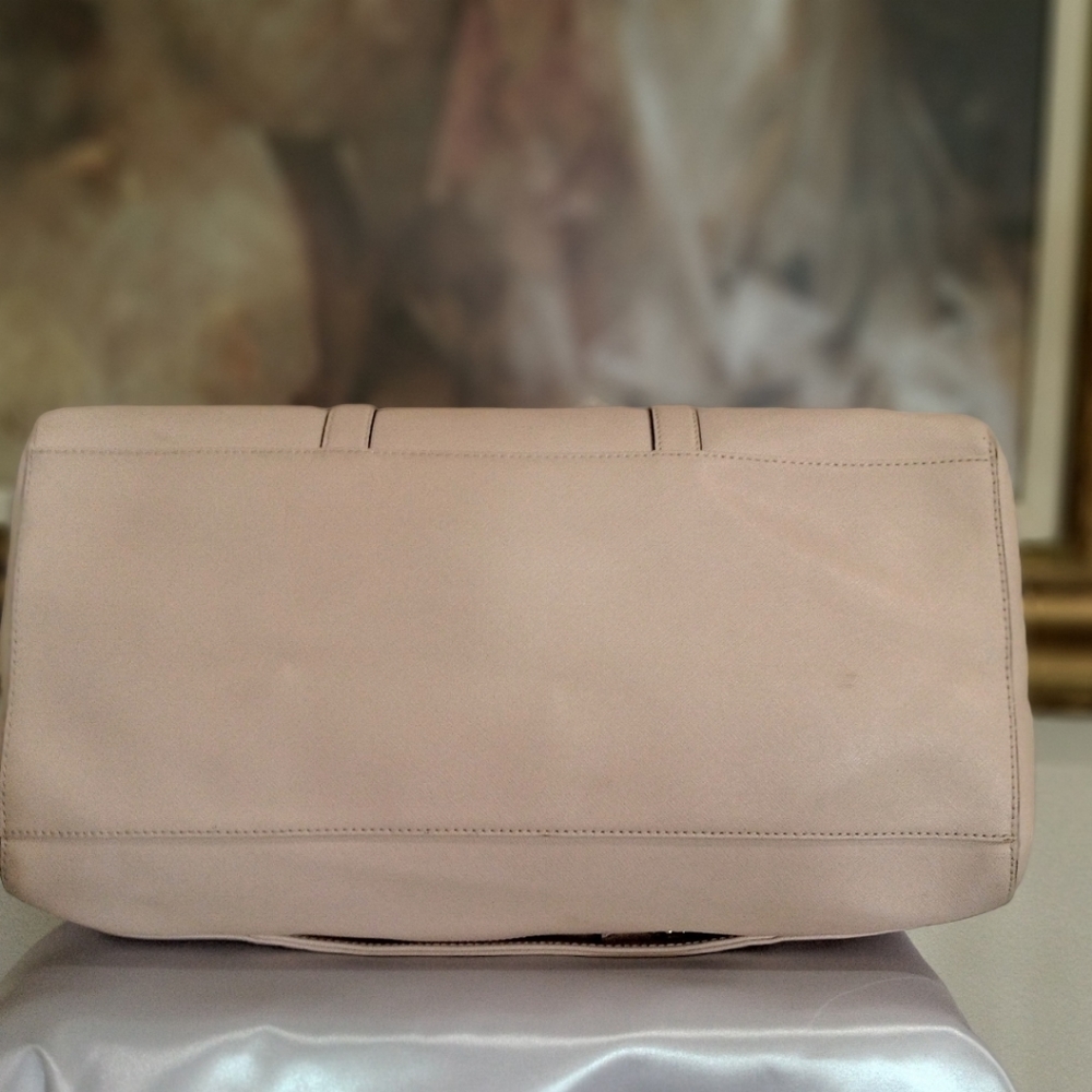 Michael Kors Soft Pink Weekender - Picture 5 of 13